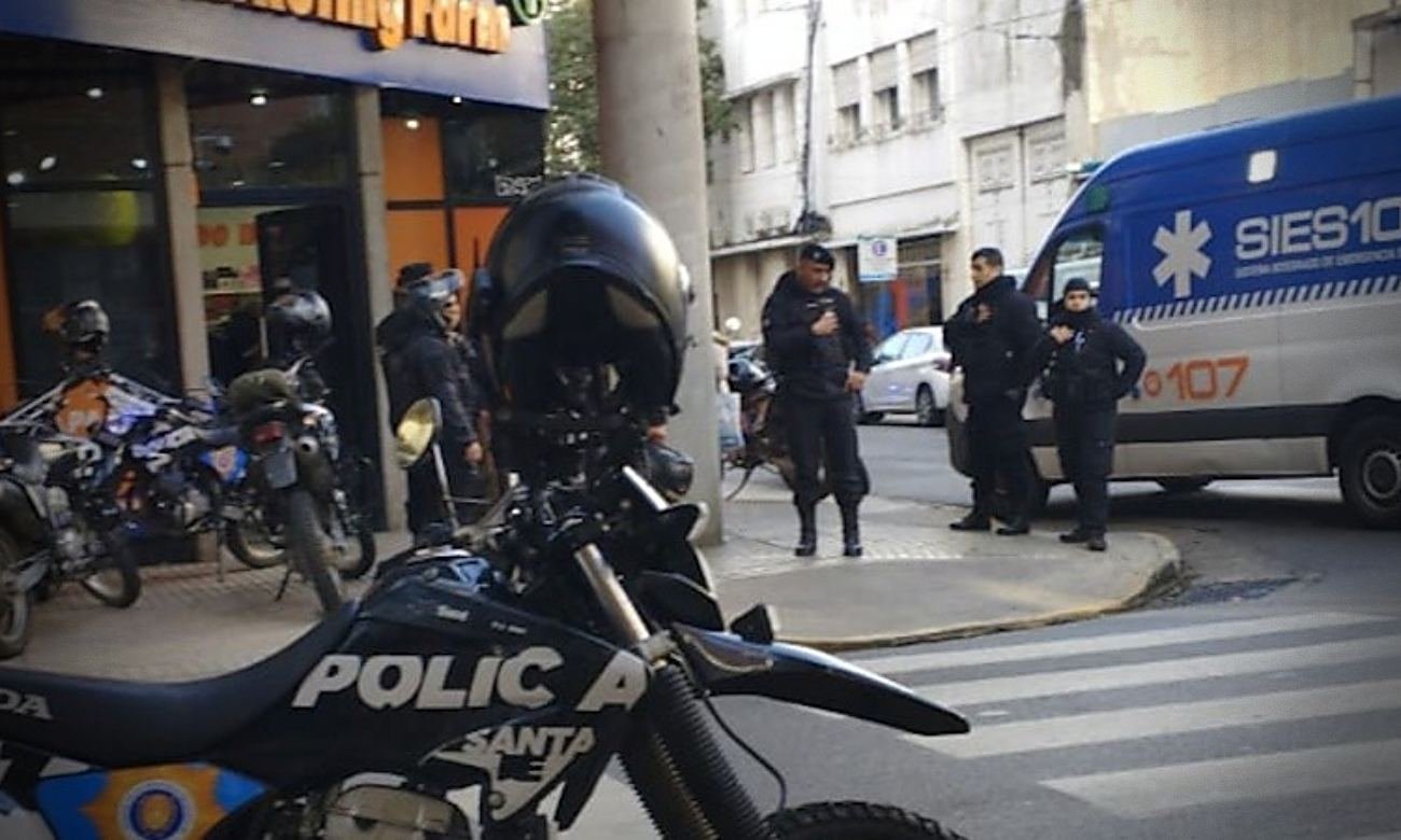 La farmacia de Dorrego y Zeballos donde ocurrió el femicidio en Rosario.