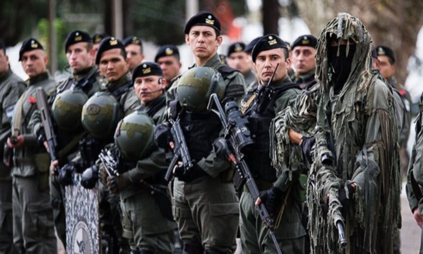 Fuerzas federales de seguridad argentinas durante un operativo. Foto de archivo.