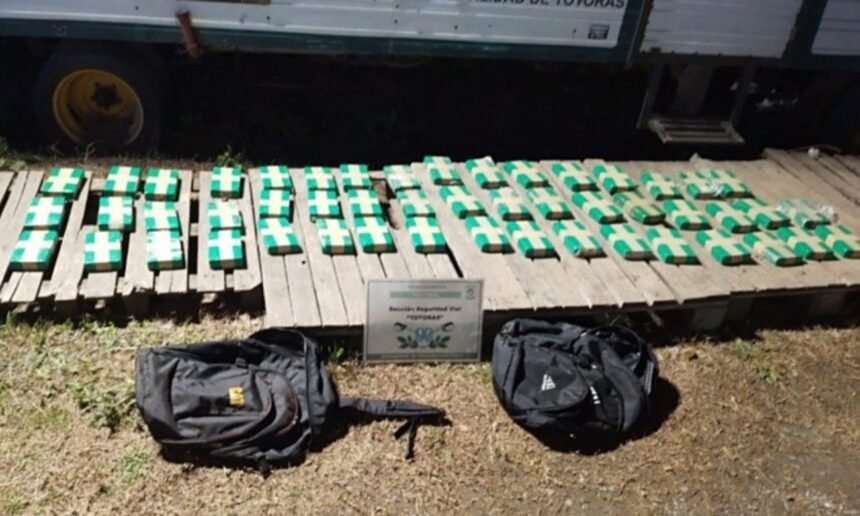 La droga secuestrada por Gendarmería durante el operativo en la Ruta Nacional 34, a la altura de Totoras. El cargamento superaba los 52 kilos de cocaína.