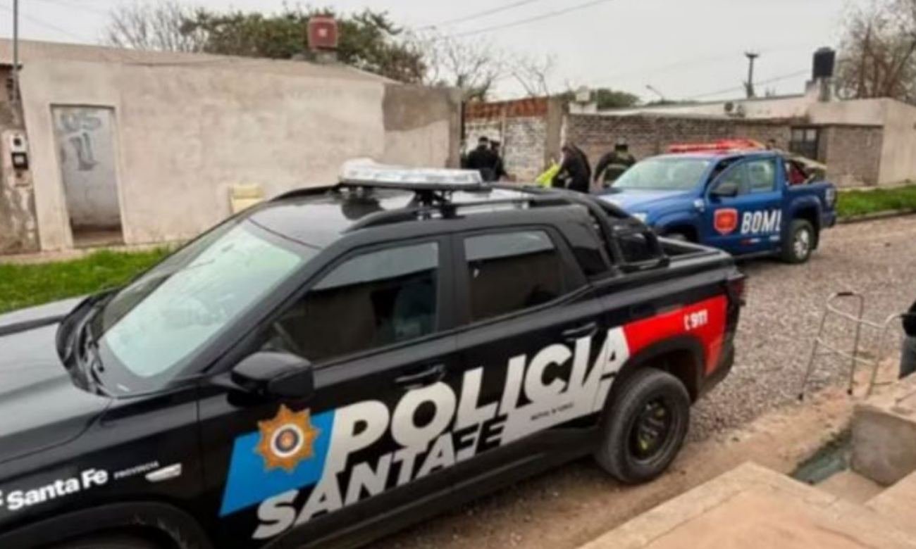 Intervención policial en el geriátrico investigado, donde la Justicia analiza presuntas irregularidades en el funcionamiento del establecimiento. Foto: Gentileza.