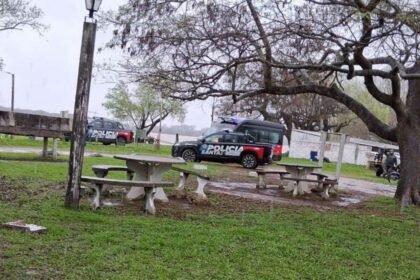 Personal de las fuerzas de seguridad trabajó en el lugar donde fue encontrado el cuerpo en el río Colastiné. Foto: gentileza.