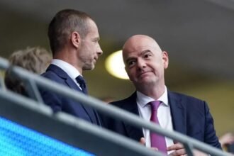 Los presidentes de la FIFA, Gianni Infantino, y de la UEFA, Aleksander Čeferin, durante un evento oficial. Foto de archivo.
