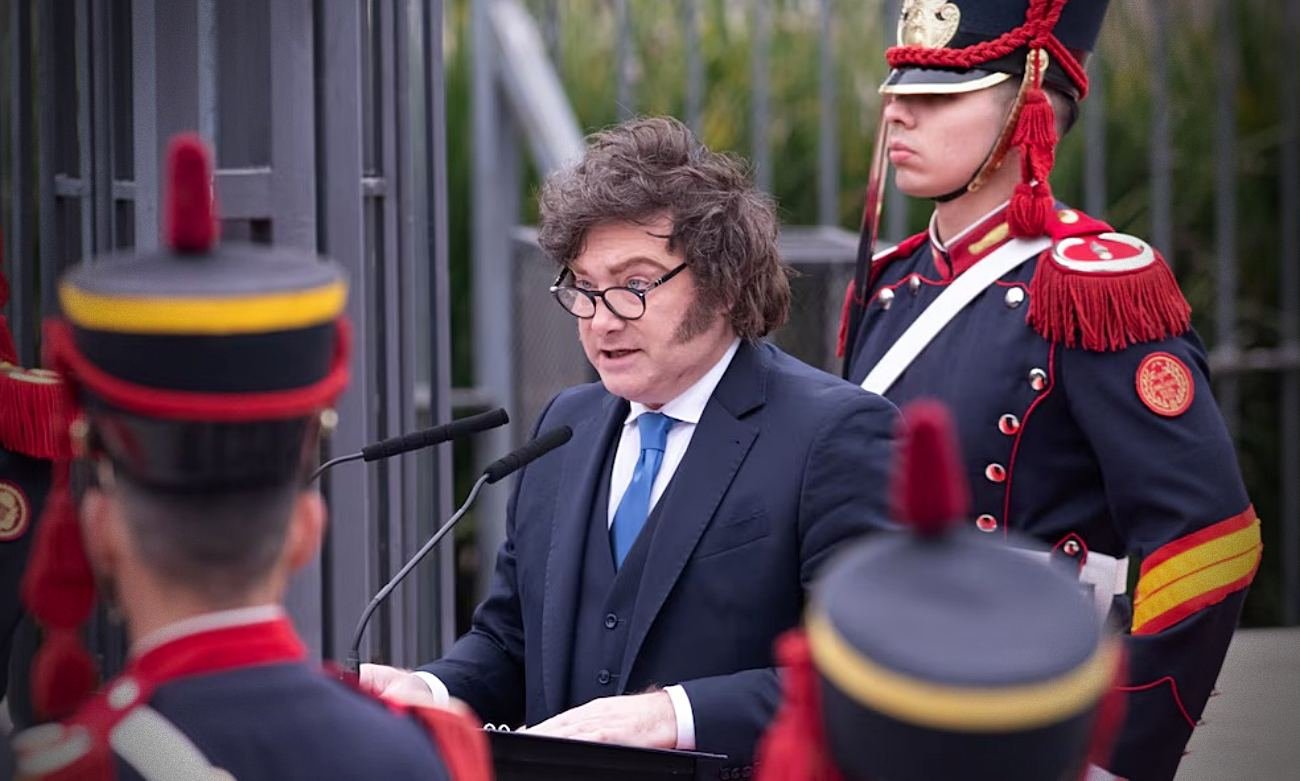Javier Milei durante un acto oficial en homenaje al general José de San Martín.
