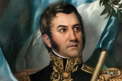José de San Martín durante su etapa como general, símbolo de la lucha por la independencia y protagonista del Cruce de los Andes y las campañas libertadoras de Chile y Perú. Foto de archivo.
