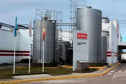 Planta industrial de Lácteos Verónica, una de las empresas históricas del sector lácteo argentino. Foto de archivo.