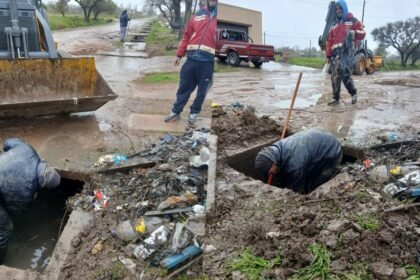 La limpieza y el correcto mantenimiento de los desagües son fundamentales para favorecer el escurrimiento del agua en Laguna Paiva.