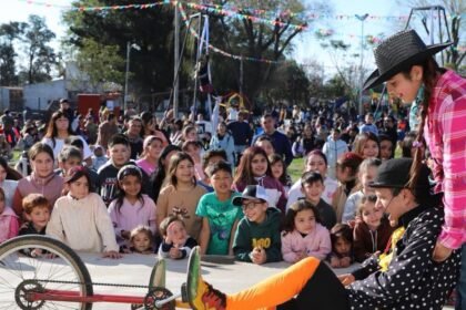 Familias de Laguna Paiva participaron de los festejos por el Día del Niño realizados en el Parque El Zorzalito, con juegos, actividades recreativas y propuestas para grandes y chicos.
