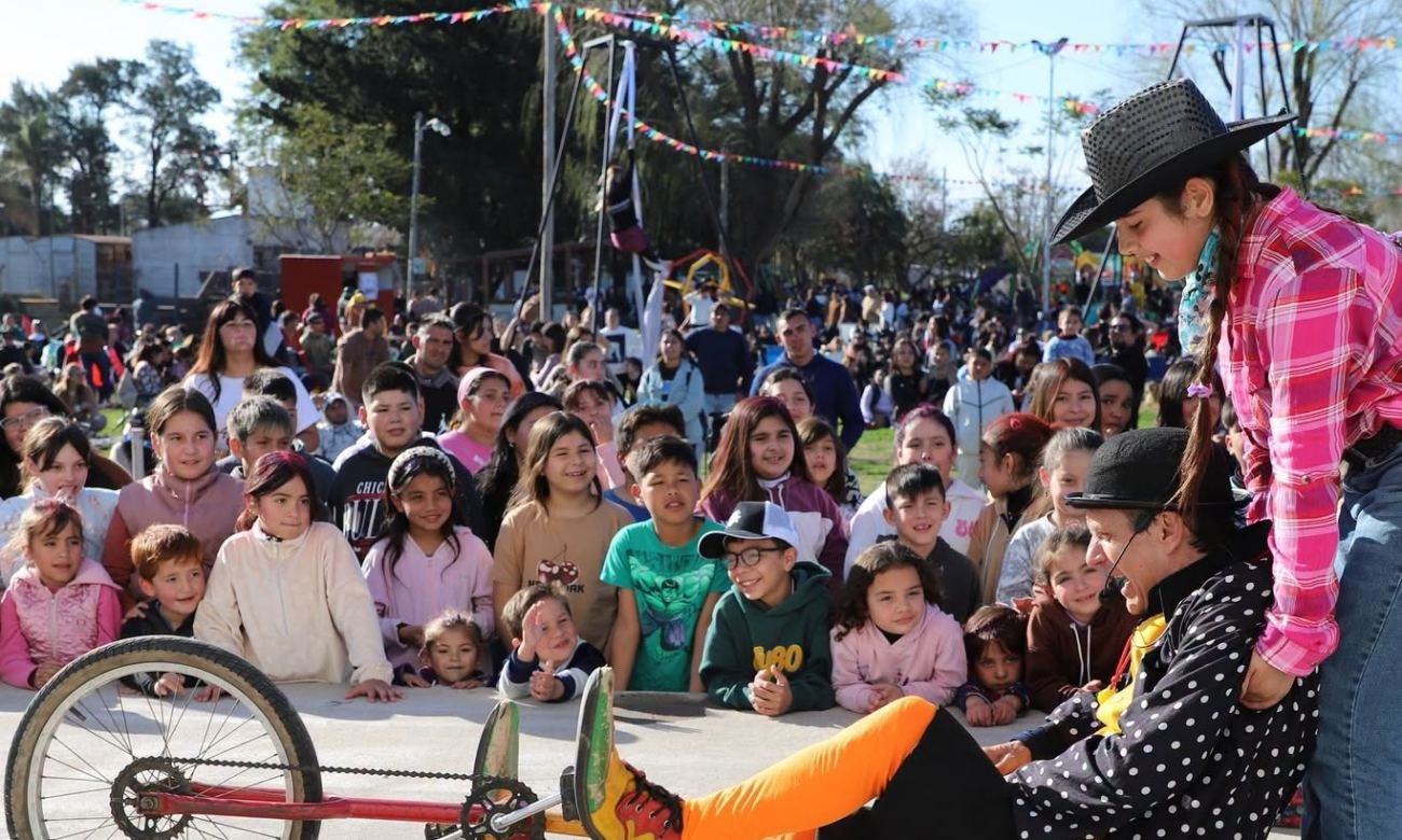 Familias de Laguna Paiva participaron de los festejos por el Día del Niño realizados en el Parque El Zorzalito, con juegos, actividades recreativas y propuestas para grandes y chicos.