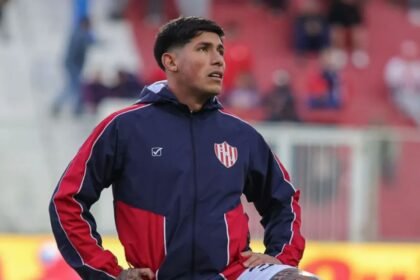 Lautaro Vargas, lateral de Unión, durante un partido del equipo santafesino.