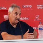 Leonardo Madelón durante una conferencia de prensa como entrenador de Unión. Foto de archivo.