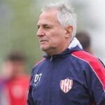 Leonardo Madelón durante un entrenamiento de Unión, mientras prepara al equipo para el próximo compromiso.