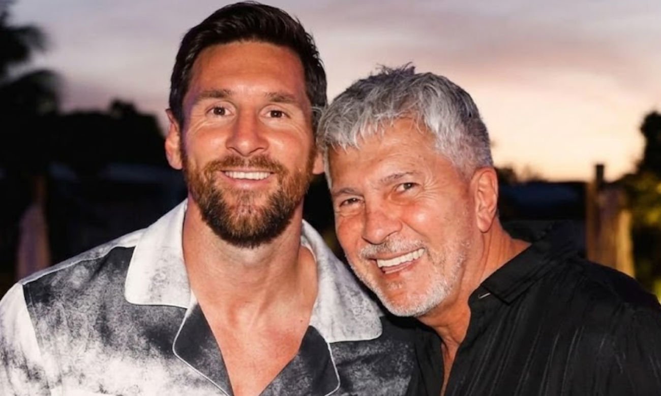 Lionel Messi junto a su padre Jorge Messi, en una imagen de archivo que refleja el estrecho vínculo que los acompañó durante gran parte de la vida y carrera del futbolista.