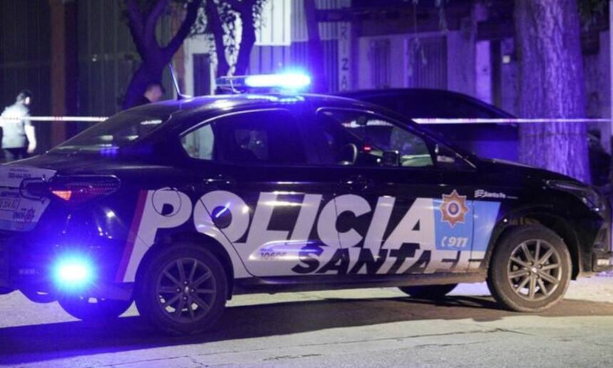 Móvil policial de la provincia de Santa Fe durante un operativo. Foto de archivo.