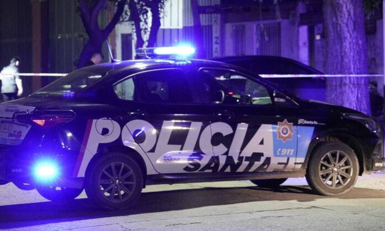 Móvil policial de la provincia de Santa Fe durante un operativo. Foto de archivo.