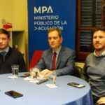 Conferencia de prensa del Ministerio Público de la Acusación (MPA) en Venado Tuerto, donde se brindaron detalles de la investigación que derivó en la detención de dos jefes policiales. De la actividad también participó Federico Angelini, funcionario del Ministerio de Seguridad de Santa Fe. Foto: gentileza.
