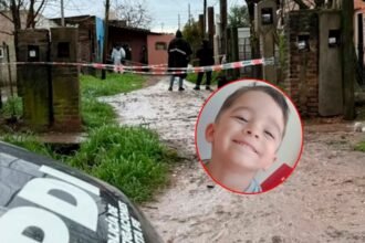Escena en el barrio de San Justo, Santa Fe, donde ocurrió la tragedia que terminó con la muerte de un niño de 6 años.