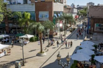 La peatonal de la ciudad de Santa Fe, uno de los principales corredores comerciales y de circulación del centro santafesino. Foto de archivo.