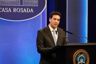 El vocero presidencial, Adrián Ravier, durante una conferencia de prensa. Foto de archivo.