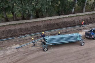 Obras de infraestructura para ampliar y mejorar la red de agua potable en la ciudad de Recreo.