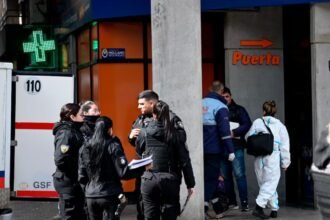 La farmacia de Rosario donde ocurrió el femicidio de Carina Andrea Candelas.