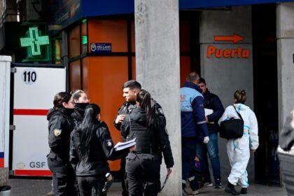 La farmacia de Rosario donde ocurrió el femicidio de Carina Andrea Candelas.