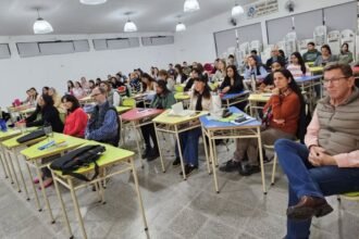 Rodrigo Borla recorrió el Instituto Superior del Profesorado Nº 20 de San Justo, donde funcionan diversas propuestas de formación terciaria. Foto: gentileza Prensa Borla.