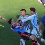 Leandro Paredes y Thiago Almada, durante el conflicto registrado en la final del Mundial 2026 ante España. Foto de archivo.