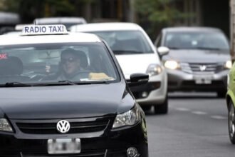 Taxis y remises forman parte del sistema de transporte de pasajeros de la ciudad de Santa Fe.