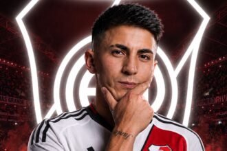 Thiago Almada con la camiseta de River Plate en una imagen ilustrativa. El atacante argentino, de destacada trayectoria internacional.