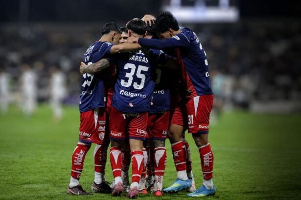 Plantel de Unión durante un partido oficial del Torneo Clausura. Foto de archivo.