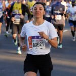 Victoria Ares, la corredora santafesina que se destacó en los 21K de Buenos Aires 2026 y recibió el Premio Estímulo por su desempeño.
