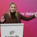 Virginia Coudannes, vocera del Gobierno de Santa Fe, durante una conferencia de prensa en la Casa de Gobierno.