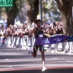Yomif Kejelcha hizo historia en la Media Maratón de Buenos Aires al registrar una marca récord en los 21,097 kilómetros.