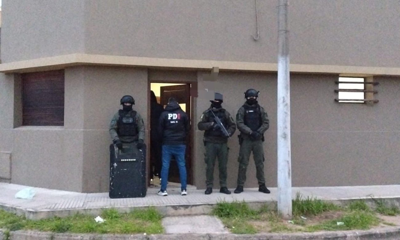 Domicilio de barrio Barranquitas donde la PDI realizó el allanamiento en el marco de una investigación por amenazas. Foto: PDI Santa Fe.