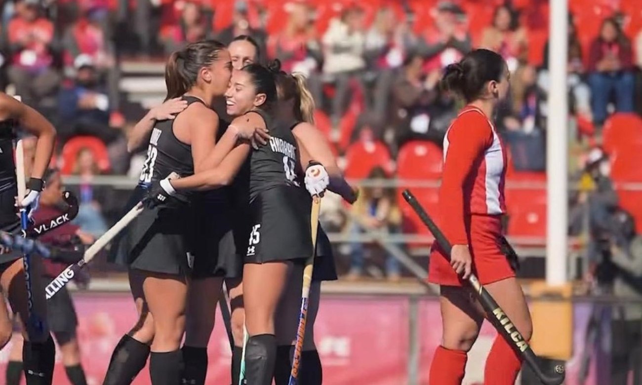 Las Leonas, protagonistas del hockey argentino, durante su participación en los Juegos Suramericanos en la ciudad de Santa Fe.