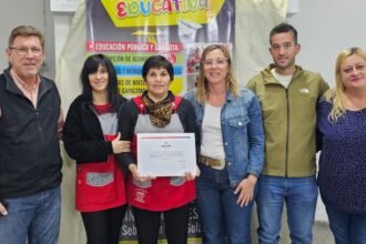 El senador Rodrigo Borla durante la entrega de los fondos destinados a obras de infraestructura en establecimientos educativos del departamento San Justo.