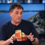 Daniel Llinás durante la entrevista en ATP Santa Fe, por CyD Litoral, donde analizó el presente de la industria cervecera y la actualidad de Palo & Hueso.