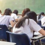 Estudiantes en un aula de una escuela secundaria.