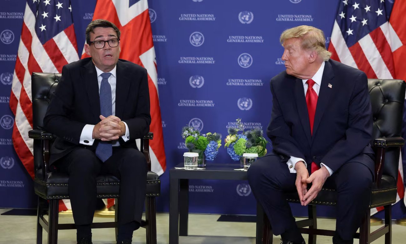Donald Trump y Andy Burnham durante un encuentro bilateral en el marco de la Asamblea General de la ONU. Foto: archivo.