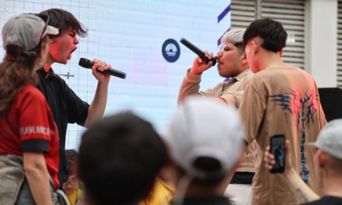 Más de 45 artistas participaron de batallas de freestyle en la explanada del Concejo Municipal de Santa Fe, con shows en vivo y emprendedores.
