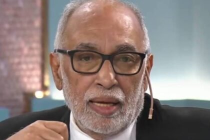 Oscar “Negro” González Oro, durante una de sus numerosas etapas al frente de programas de radio y televisión.