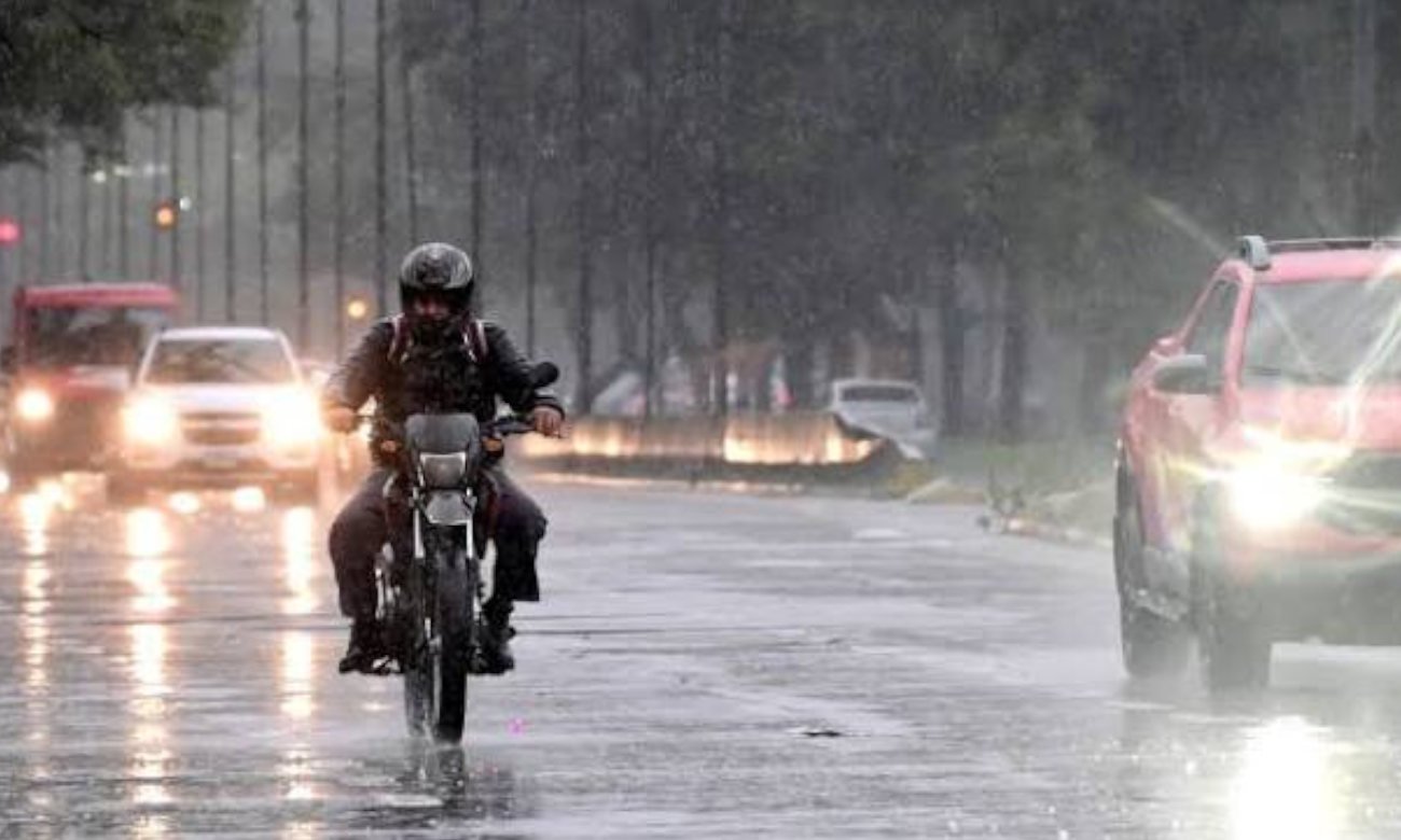 Una jornada de intensa lluvia en la ciudad de Santa Fe. Foto: archivo.
