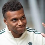 Kylian Mbappé, delantero del Real Madrid, durante la previa de un partido. Foto de archivo.