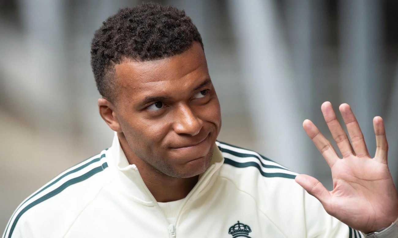 Kylian Mbappé, delantero del Real Madrid, durante la previa de un partido. Foto de archivo.