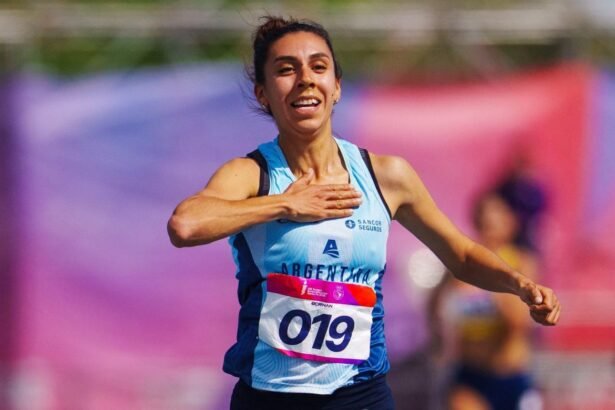 Micaela Levaggi durante una competencia de atletismo. La atleta argentina es una de las representantes nacionales en los Juegos Suramericanos.