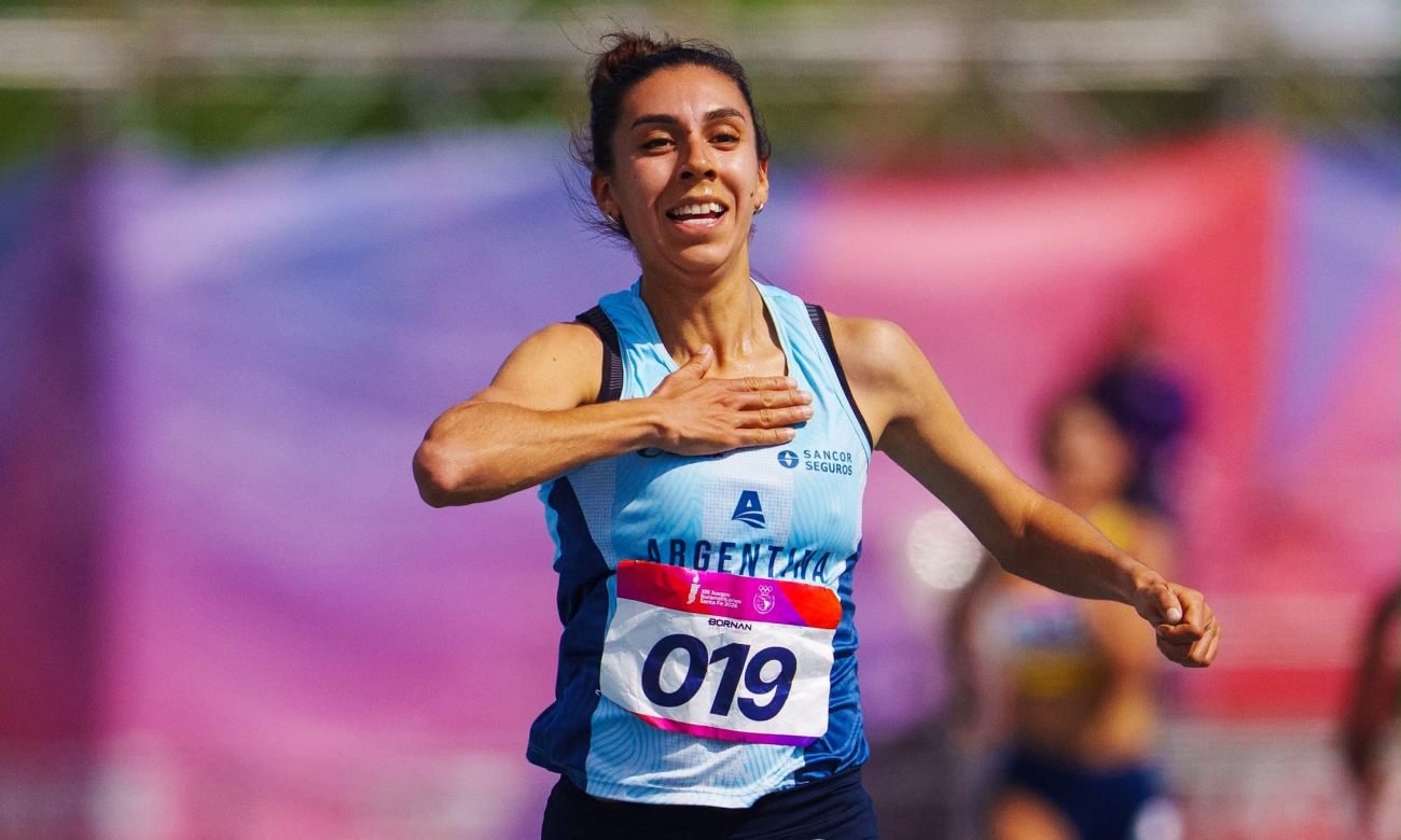 Micaela Levaggi durante una competencia de atletismo. La atleta argentina es una de las representantes nacionales en los Juegos Suramericanos.