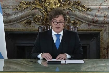 Javier Milei durante una cadena nacional en la que se dirige al país. Foto de archivo