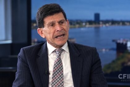 Néstor Oroño, abogado penalista santafesino, durante una entrevista sobre el funcionamiento del sistema penal provincial.