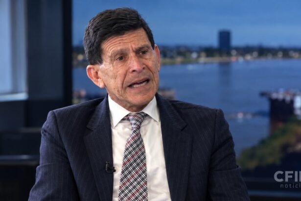Néstor Oroño, abogado penalista santafesino, durante una entrevista sobre el funcionamiento del sistema penal provincial.