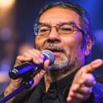 Pastor de los Santos, histórico referente de la cumbia santafesina, durante una de sus presentaciones artísticas. Foto de archivo.